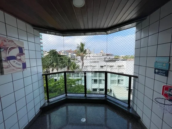 Imagem Apartamento a 150 metros da praia da Enseada com 3 dormitórios, suíte, 2 vagas, Guarujá-SP: 127m², 1 suíte, 2 salas, 2 banheiros e vaga de garagem