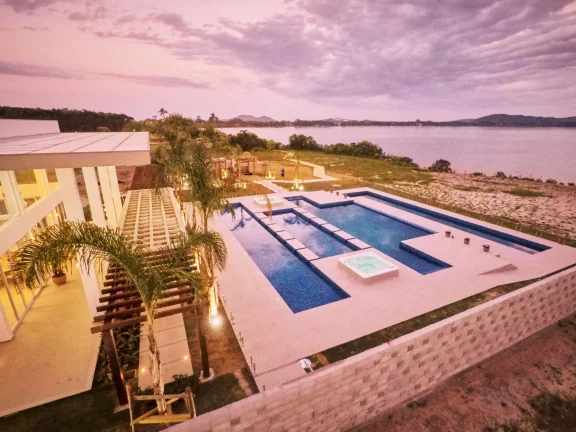 Imagem Terreno 450m² à venda em Garopaba-SC: CONDOMÍNIO AQUALINA LAKE CLUB - Luxo à Beira da Lagoa!