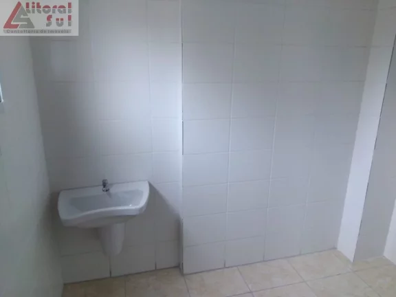 Imagem Apartamento à venda na Guilhermina, Praia Grande-SP: 2 quartos, 1 suíte, 1 vaga de garagem e 56m² de área. Adquira já!