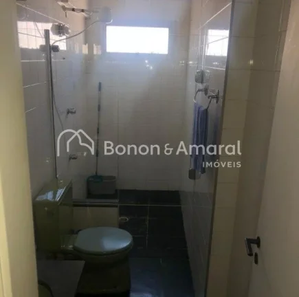 Imagem Localizado em uma das regiões mais valorizadas de Campinas, este triplex no Cambuí oferece o equil...