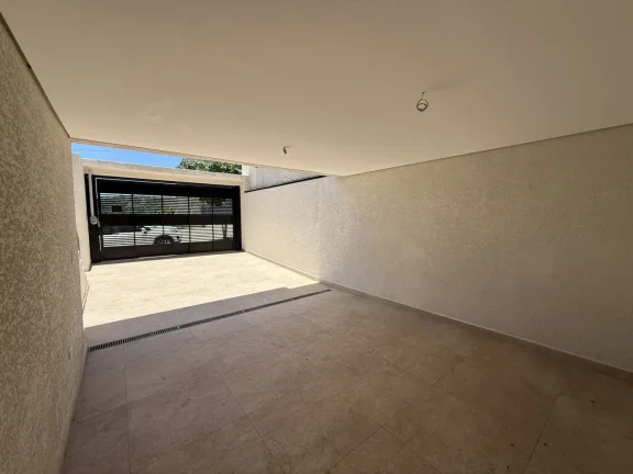 Imagem Casa à Venda com 3 Dorm e 4 Vagas - Condomínio Nova Jaguari
