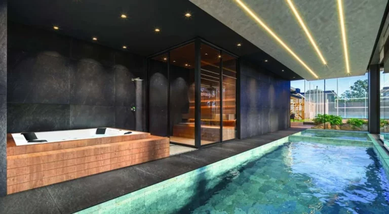 Imagem Imperdível Casa de Luxo à Venda em Condomínio na Riviera de São Lourenço: 5 Quartos, 4 Suítes, 3 Salas, 4 Vagas, 444,64m²!