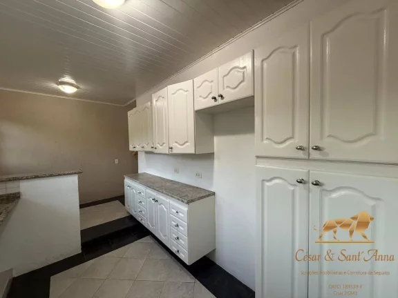 Imagem Casa disponível para locação com 03 dormitórios e vaga de garagem