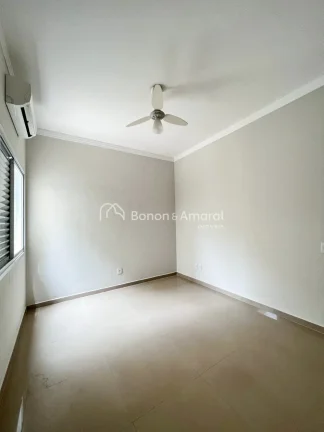 Imagem Casa térrea com 3 quartos, sendo 3 suítes, sala de estar, sala de jantar, área gourmet com churra...