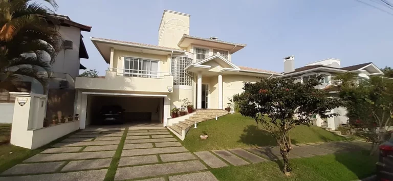 Casa Alto Padrão para Venda em Florianópolis / SC no bairro Jurerê
