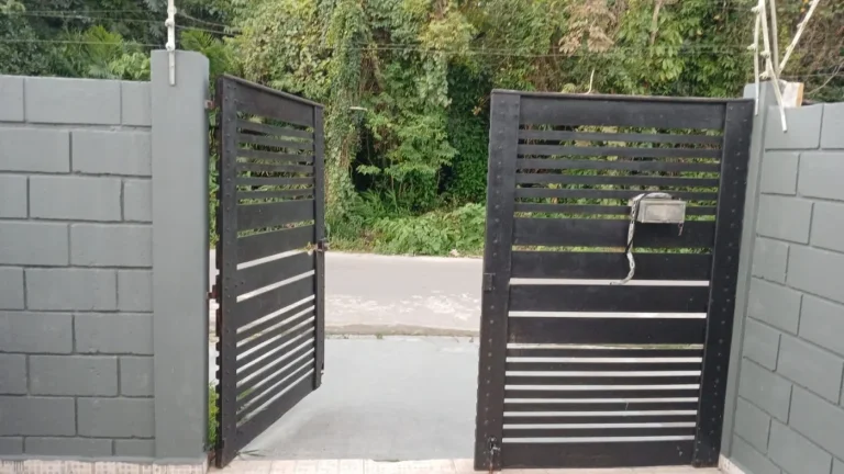 Imagem Casa para Venda em Itanhaém, Tupy, 2 dormitórios, 1 suíte, 1 banheiro, 2 vagas