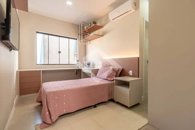 Imagem Casa 4 Quartos, 3 Suítes em Condomínio Fechado | Vargem Pequena | 202m²