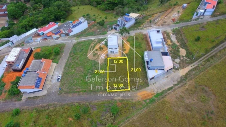 Lote à venda - Com 252M² - Loteamento de Paula - Mantena - MG