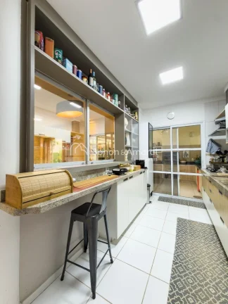 Imagem Localizada em um dos bairros mais valorizados de Campinas, esta casa em condomínio fechado na Chác...