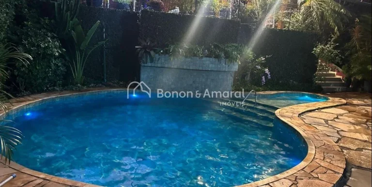 Imagem **Linda casa à venda em condomínio fechado com fácil acesso a Campinas**

Com mais de 600m² de t...