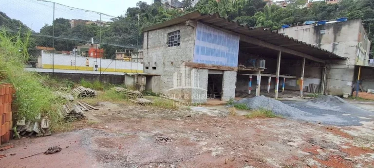 Imagem Aluga-se Grande área 850m² com cobertura de 250m², 1 ou 2 Banheiros no Alto da Boa Vista, Mauá-SP