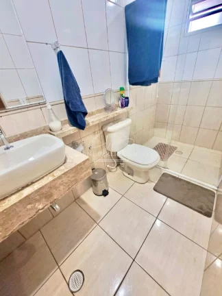 Imagem Casa Comercial de Alto Padrão em Osasco-SP, Bairro Veloso: 2 Quartos, 2 Suítes, 1 Sala, 2 Vagas, 213,42 m² de Área.