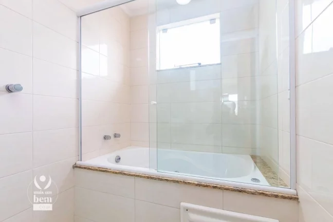 Imagem Sobrado com 4 Quartos, 1 Suite, 3 Vagas, com Lareira e Churrasqueira à venda, 207 m² por R$ 1.200.000,00 - Bom Retiro - Curitiba/PR