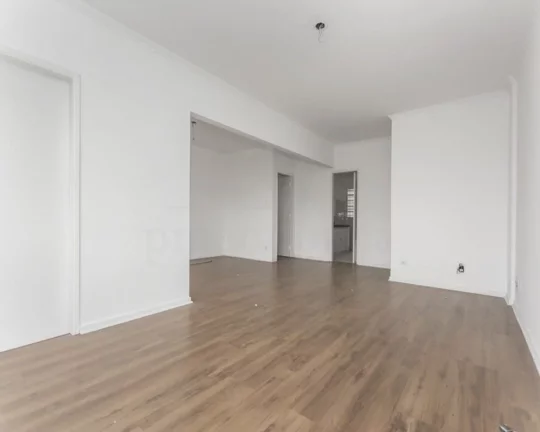 Imagem Apartamento com living para 02 ambientes, piso delaminado, 03 dormitórios, 01 aberto para ampliar a...