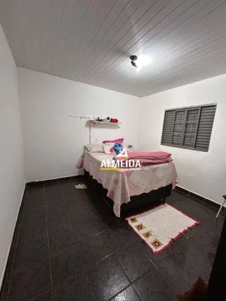 Imagem Casa com 2 dormitórios à venda por R$ 250.000,00 - Estádio - Rio Claro/SP