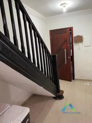 Imagem Sobrado a 5 minutos da estação do metro Santa Cruz, 140 metros, 3 dormitórios, 2 vagas localização privilegiada e ótimo valor !