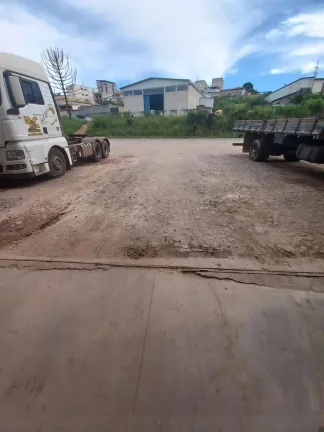 Imagem Galpão para Locação na BR 265, Barbacena - 450m2 com Piso Industrial