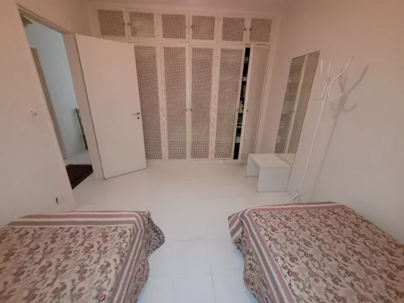 Imagem APARTAMENTO AMPLO, 1ª QUADRA NA PRAIA, COM 3 DOMITÓRIOS, SENDO 1 SUÍTE, 1 VAGA PARA AUTO