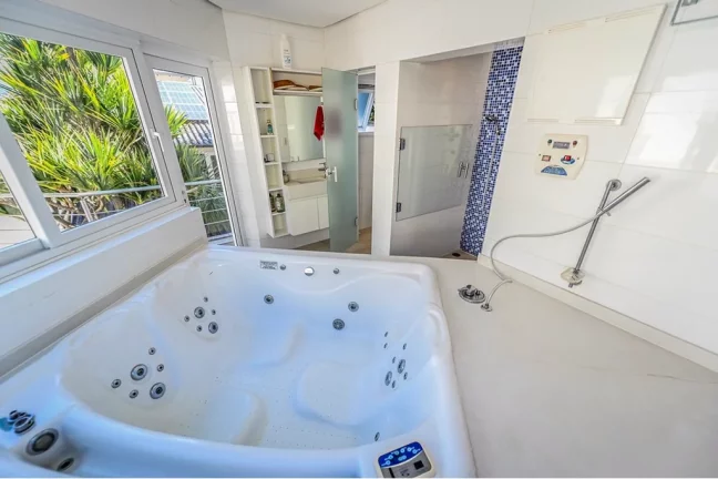 Imagem Casa à venda em Porto Alegre, Menino Deus, com 5 quartos, 714,17m2 Imagem Casa à venda em Porto Alegre, Menino Deus, com 5 quartos, 714,17m2