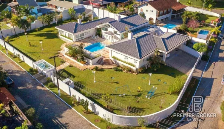 Imagem Casa com 5 dormitórios à venda, 515 m² por R$ 3.800.000,00 - Comary - Teresópolis/RJ