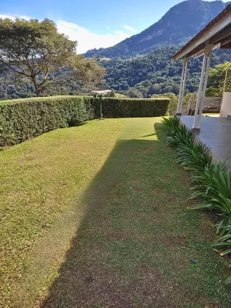Imagem Terreno Exclusivo de 30.000 m² com Nascente e Vista Frontal para a Pedra do Baú