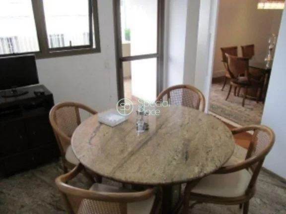Imagem Apartamento Espaçoso, Iluminado, Mobiliado e Totalmente reformado, com itens de alto padrão. Ampla...