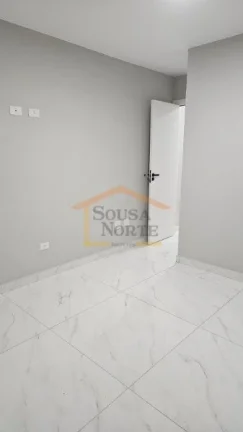 Imagem Sobrado com 3 dormitórios, sendo 1 suíte, lavabo, 2 banheiros e garagem para 2 veículos. Os ambie...