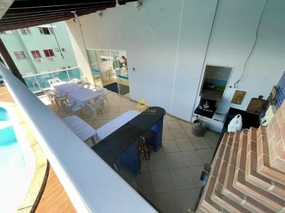 Imagem Descubra este lindo apartamento para alugar na Enseada Azul, Guarapari. Com uma área privativa de 7...
