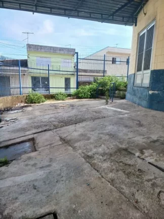 Imagem Galpão à venda, 397 m² por R$ 700.000,00 - Vila Bartira - Itaquaquecetuba/SP