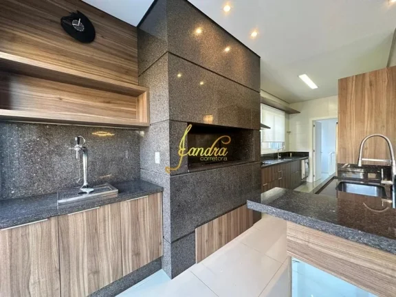 Imagem Belíssima Residência no Condomínio Enseada! Finamente mobiliada e decorada