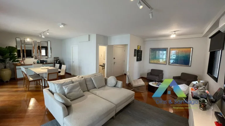 Imagem Apartamento de alto padrão com 170m² em Moema Pássaros fora da rota dos aviões e a 10 minutos a pé do Parque Ibirapuera.