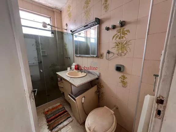 Imagem Oportunidade Para Reforma - Apartamento Vista Mar com 2 dormitórios e 1 vaga escriturada em prédio com portaria 24hrs e elevador por R$ 890.000,00