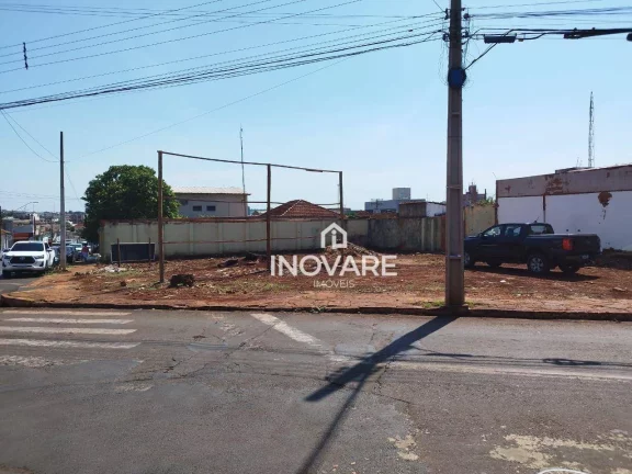 Imagem Terreno, 697 m² - venda por R$ 2.200.000 ou aluguel por R$ 15.000/mês - Setor Central - Itumbiara/GO