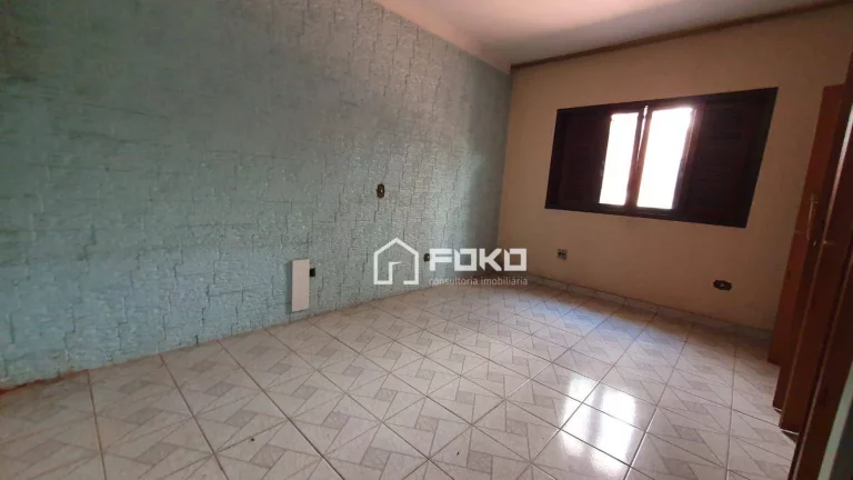 Imagem Casa térrea com 3 dormitórios para alugar, 260 m² por R$ 4.740/mês - Vila Rosália - Guarulhos/SP