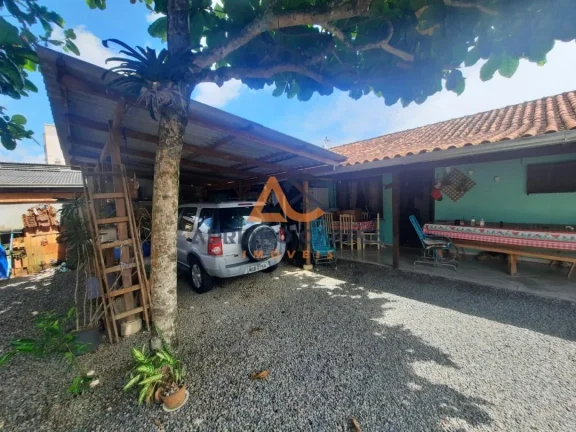 Imagem Casa com 04 dormitórios com terreno amplo, no Gravatá, em Navegantes - Adriano Carpes Imóveis vende