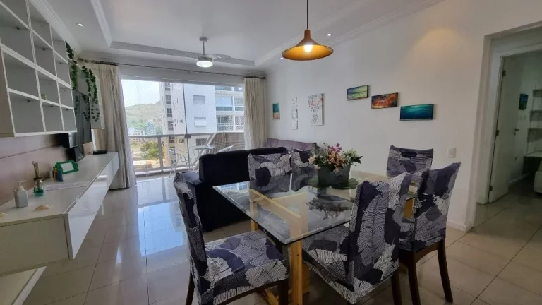 Imagem MARAVILHOSO APARTAMENTO NA PRAIA DE PITANGUEIRAS, 3 DORM. SENDO 1 SUÍTES, 1 VAGA DE GARAGEM, TOTALMENTE REFORMADO.