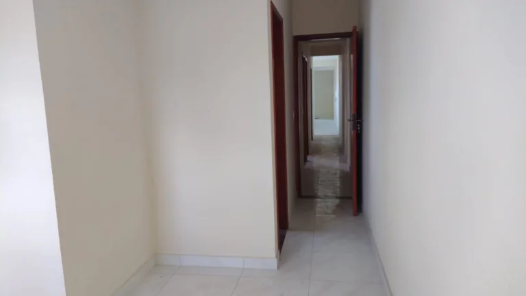 Imagem APARTAMENTO SEM CONDOMÍNIO, TÉRREO C/ 3 E DORMITÓRIOS E UMA SUÍTE