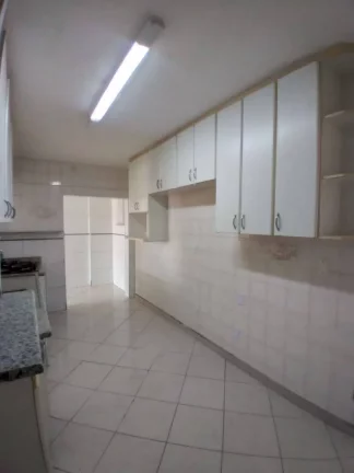 Imagem Sobrado com 3 dormitórios para alugar, 213 m² por R$ 2.552/mês - Vila Luzita - Santo André/SP