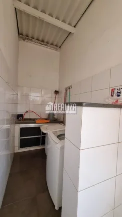 Imagem Casa com 6 Dormitórios no Bairro Fabrício - em Uberaba