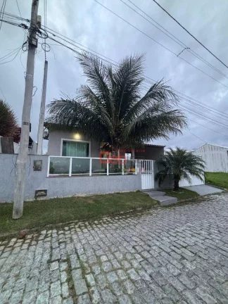 Imagem Casa com 3 dormitórios à venda, 130 m² por R$ 600.000,00 - São Matheus - São Pedro da Aldeia/RJ