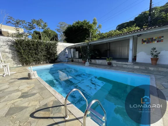 Imagem Casa com ótimo potencial na Praia da Enseada !