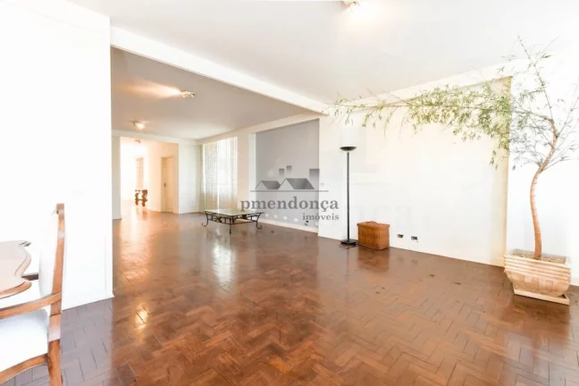 Imagem Apartamento 3 quartos, 1 suite, 2 vagas, 274 m2 varanda, para modernizar