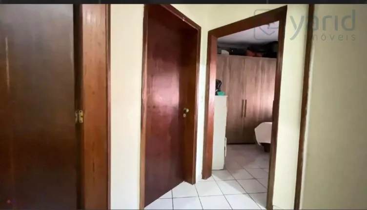 Imagem Casa à venda em Jundiaí-SP, Bairro Caxambu: 3 quartos, 1 suíte, 1 sala, 1 banheiro, 5 vagas de garagem, 200m² de área. Aproveite!