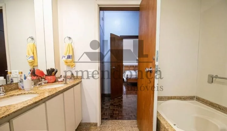 Imagem Apartamento em Higienópolis com 270m², 4 quartos (3 suítes) e 2 vagas.