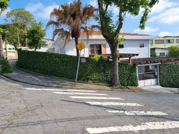 Imagem Casa com 192 m² 2 Dormitorios sendo 2 Banheiros e 4 Vagas de Gargens
