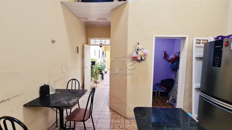 Imagem Com terreno de 60m² no centro de Fortaleza, entre as Ruas Major Facundo e Rua Floriano Peixoto, atr...