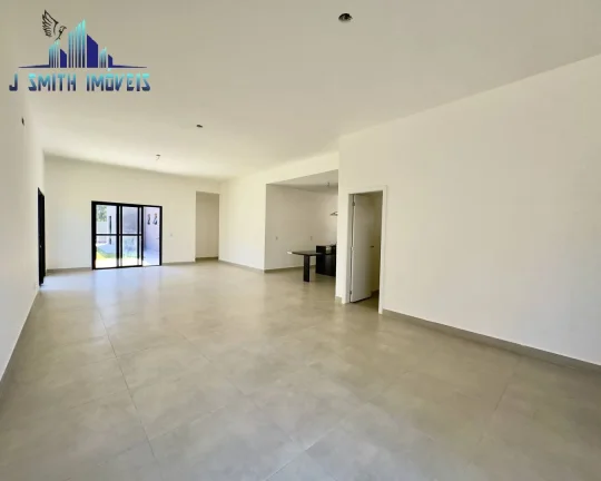 Imagem CASA TÉRREA, NOVINHA!! 245m², PISCINA. CÔMODOS GRANDES. CONDOMÍNIO FECHADO.