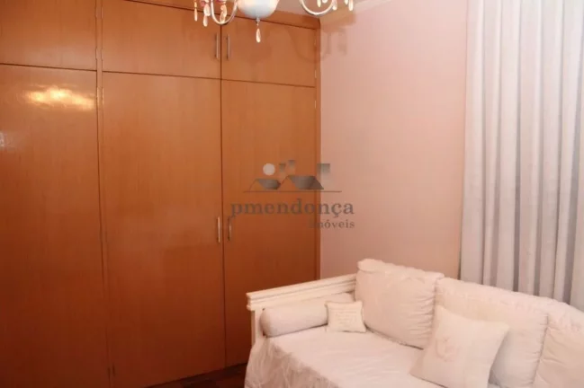 Imagem Belíssimo apartamento em andar alto, sendo 1 por andar, recém reformado com fino acabamento. Bem a...