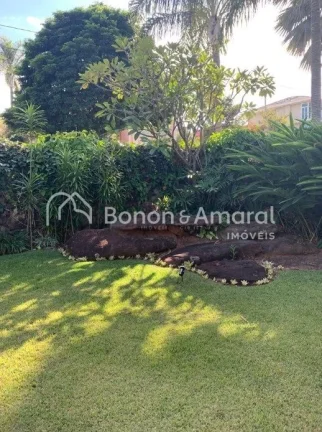 Imagem Esta encantadora residência de estilo provençal francês está situada no Condomínio Moinho dos V...