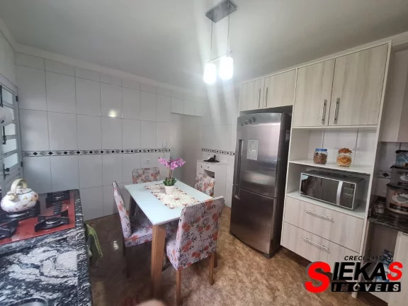 Imagem Imperdível oportunidade: Casa à venda em São Paulo-SP, na Vila São Geraldo, com 3 quartos, 1 suíte, 1 sala, 2 banheiros, 3 vagas de garagem e 160m² de área!